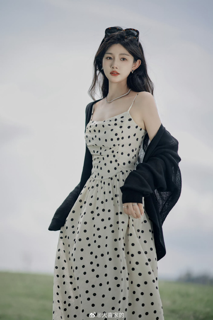 药屋少女的呢喃 封面